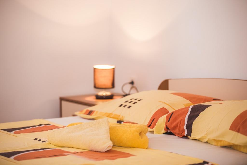 Apartments Renata Banjol Chambre photo